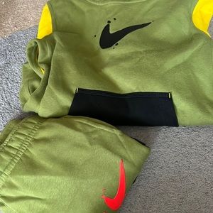Boys Nike Sweatsuit
